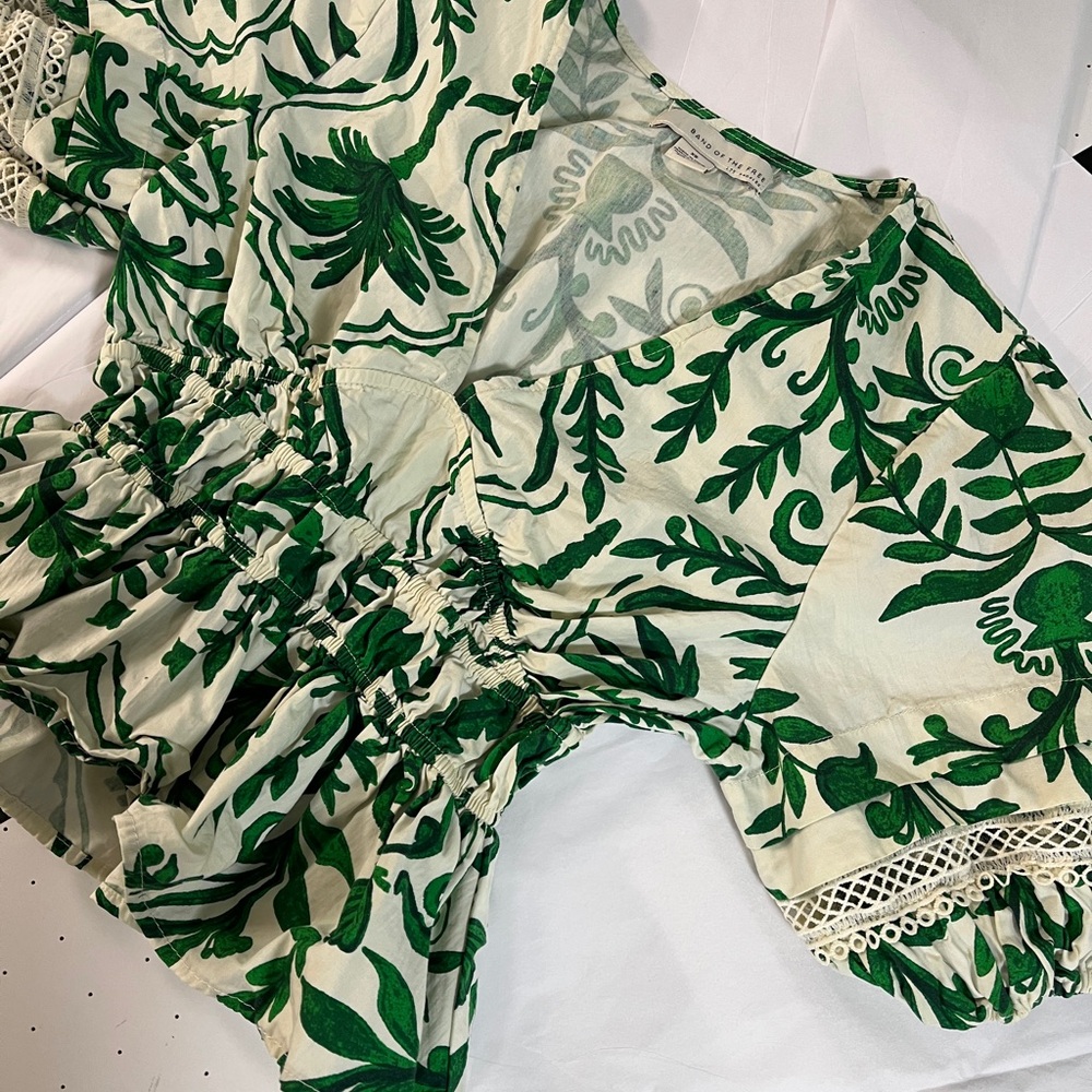 Band of the free crop blouse balloon sleeve ivory with Green Floral XS cinch top